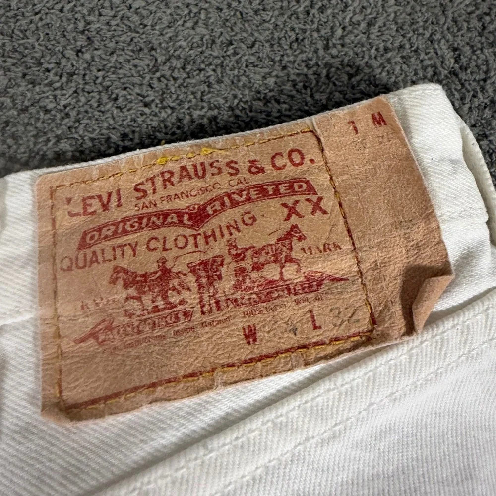 Levis 501 Original Fit Mens White Denim Jeans Straight Leg Button Fly 44x32